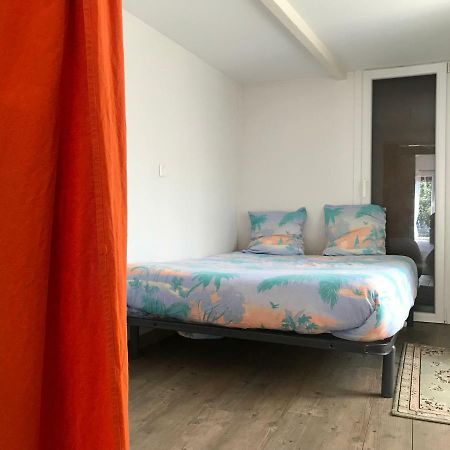 Joli Studio Au Calme Apartment Bassens  Ngoại thất bức ảnh