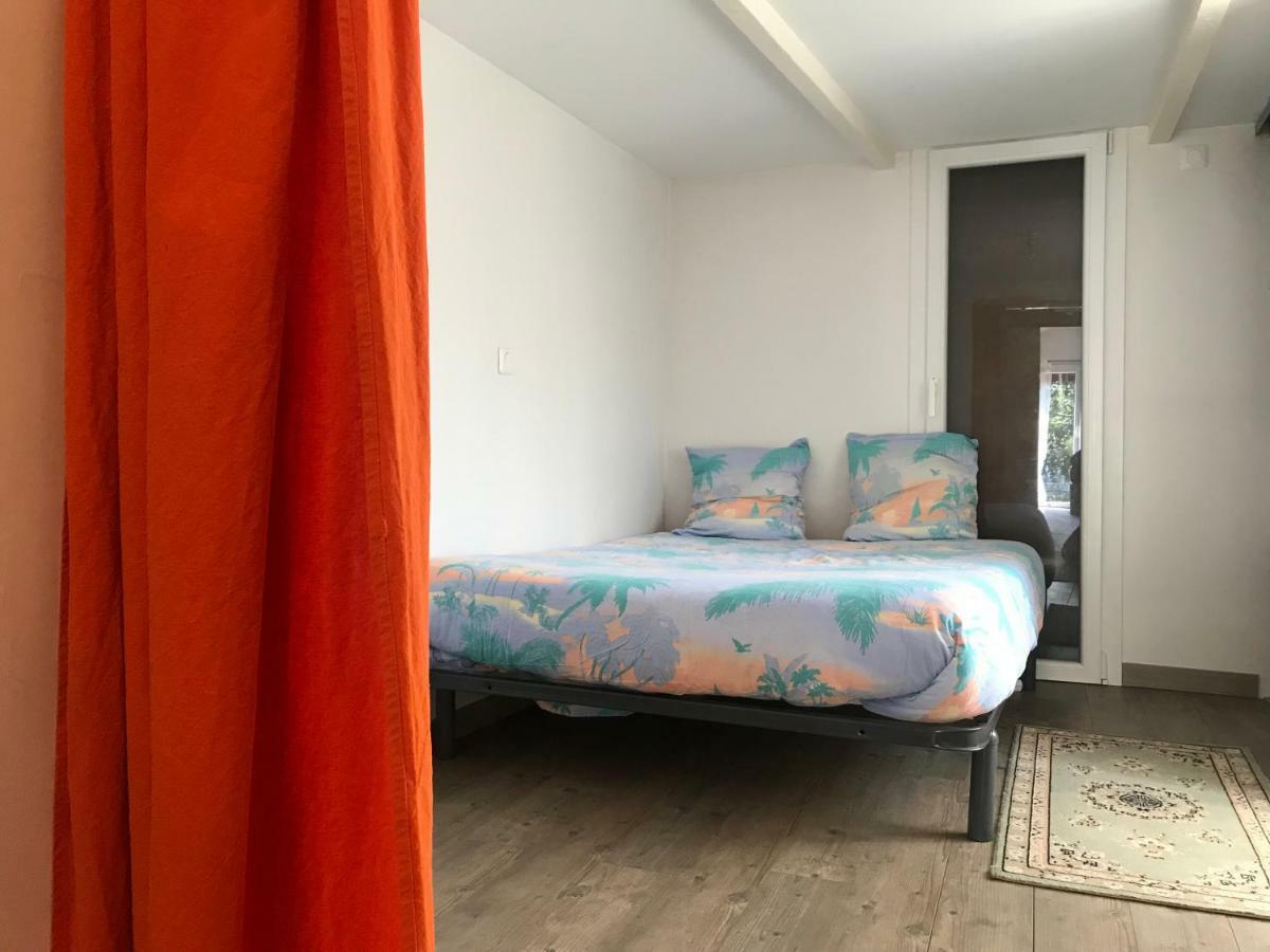 Joli Studio Au Calme Apartment Bassens  Ngoại thất bức ảnh