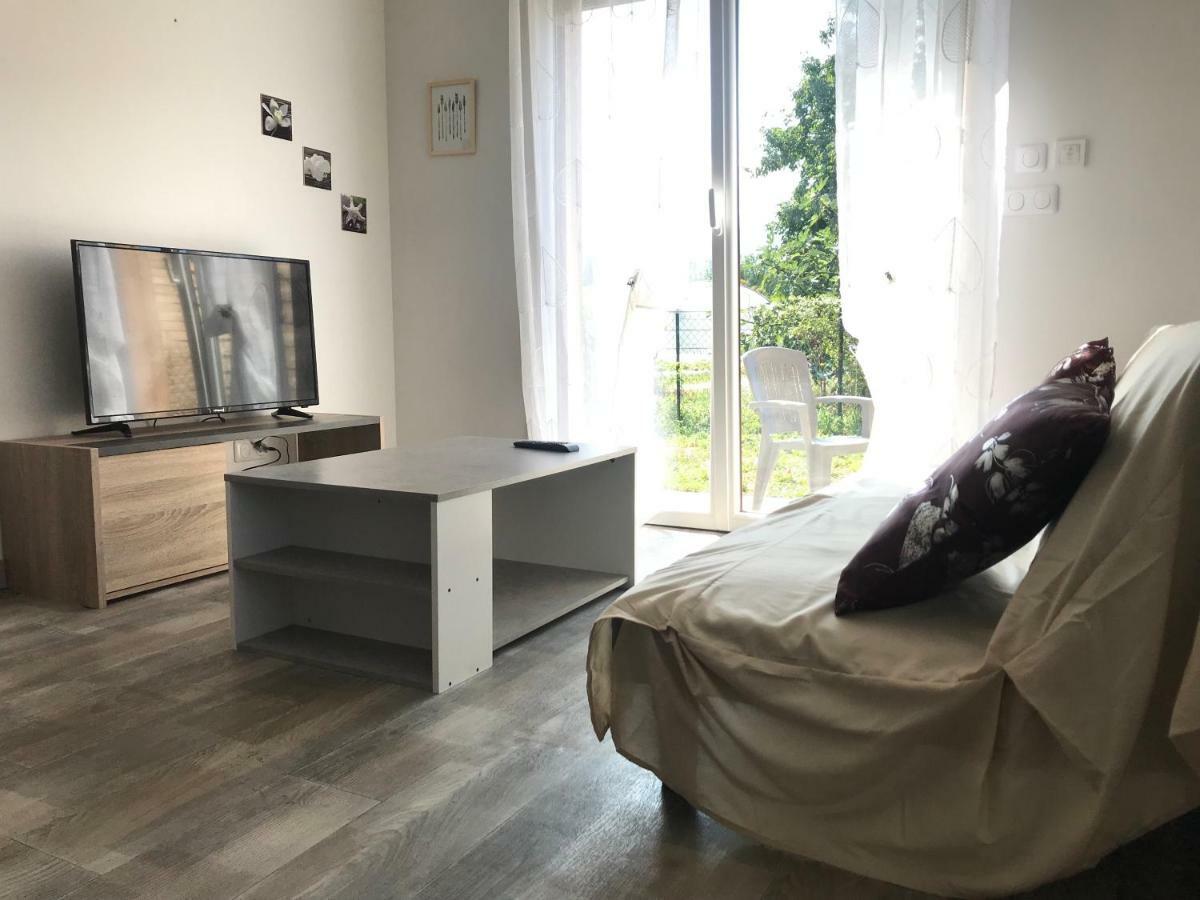 Joli Studio Au Calme Apartment Bassens  Ngoại thất bức ảnh